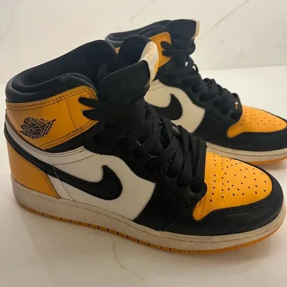 Nike Air Jordan Retro OG High-Top Sneakers - Picture 9 of 10